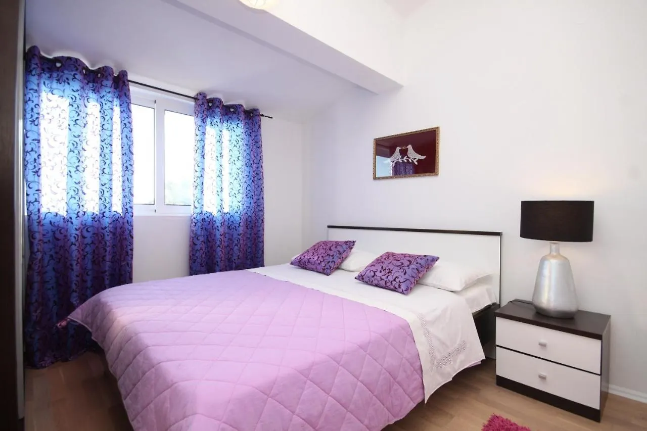 Apartments For Families With Children Zdrelac, Pasman - 8424